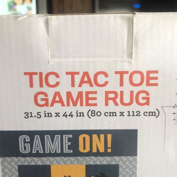 SECRET LIFE OF PETS TIC TAC TOE GAME RUG - Picture 3 of 4